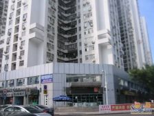 百花大厦,挑高两层,任意装修。采光好。