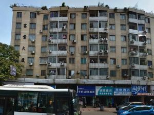 富业大厦4室2厅东南