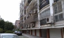 带车库20平米 房东诚心出售 中等楼层