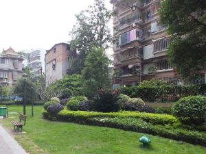 五一广场茶亭近地铁单身公寓,电梯中层,生活便利