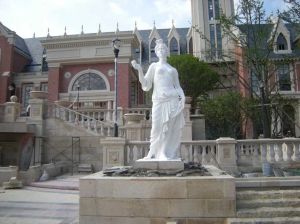 中德英伦联邦C区3室1厅西北