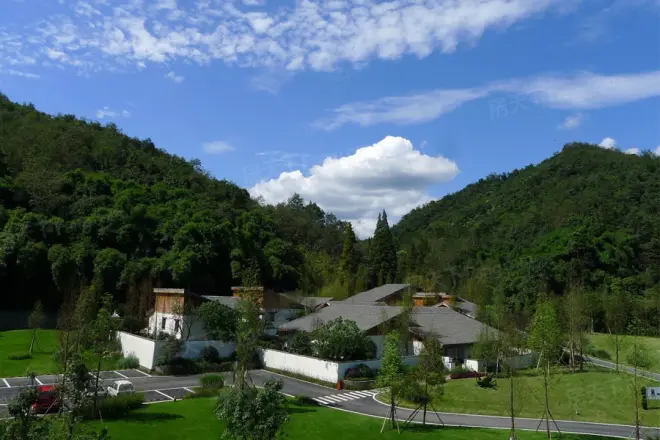 郡源山外山实景图