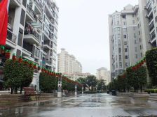 小区中间,楼层不错、视野好、采光足、交通便利