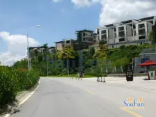 一梯一户南向花园背靠山,采光好通风对流 氧吧环境