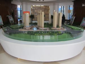 波隆城市花园 4室2厅 南 北