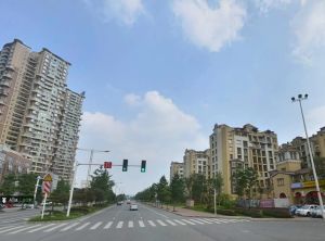 五彩城3室1厅东南