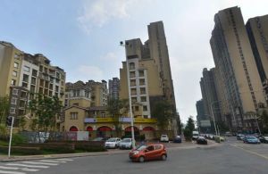 五彩城3室2厅东南