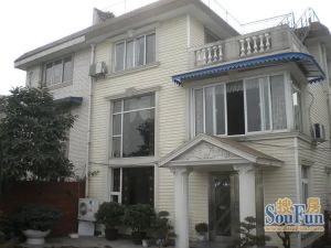 中央花园沿河别墅5室2厅东东南