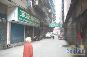 绳金塔小区(锦峰酒店旁) 南北通透,采光好 装修好,环镜优美 视野好,诚心出售