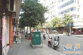 绳金塔小区(锦峰酒店旁) 南北通透,采光好 装修好,环镜优美 视野好,诚心出售