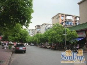 地铁彭家桥站,中装两房,全天太阳,机会难得,不容错过。