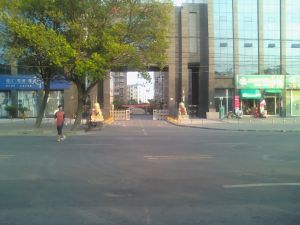 此房户型手续齐全,格局好,采光好,无遮挡,出行方便