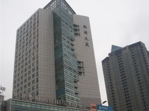 房子位置在万达旁边复试楼房东诚信出售