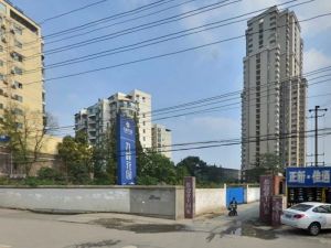 九峰花园3室1厅东
