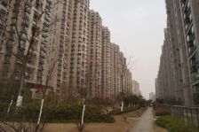 房东诚心出售,中间楼层,采光视野好还有车位。