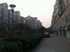 出行方便,户型方正,居住方便舒适