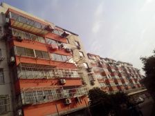 地铁口,采光好,户型方正、六房、小区已改造环境优雅