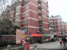 外墙红面砖 亚太小苑 车库约9平 离文峰地铁口约400米