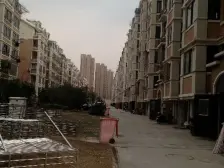 地铁口 学 校对 面 精装三房 満五唯一 随时看房