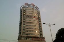 出行方便,户型方正,居住方便舒适温馨,宜居