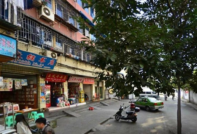小区相关图