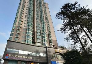 华西美庐4室2厅西