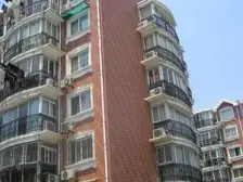 东边套带天井,8号线地铁口,无抵押,小区中间位置