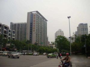弘邦领邸1室1厅西北