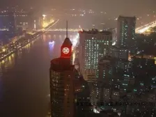 全屋双层low-e玻璃,有效隔绝噪音和隔热,户户江景