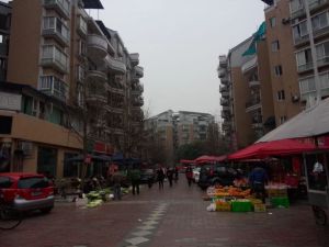 现代名城2室1厅东南