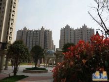 黄家花园精装三室中间楼层带车位诚心出售