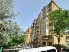 东岗地铁口 黄河沿小区 2室 南北通透 精装修 44万