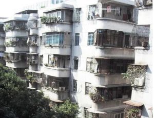 房子户型方正,配套成熟,交通方便,居住安静舒适