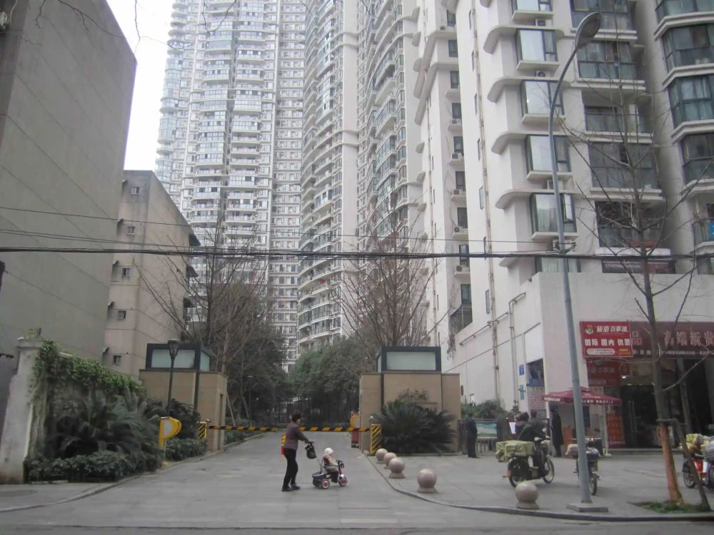 小区相关图