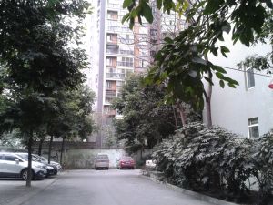 东方新城一期1室1厅东南