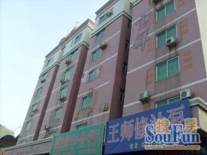 得房率高,格局方正,采光充足,通风好