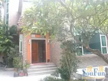 顺峰花园碧湖轩 9室2厅 南