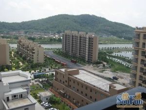 过五唯一,税费低,三房两卫,大厅宽敞明亮。
