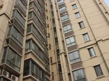 四月天小区 4室2厅 西