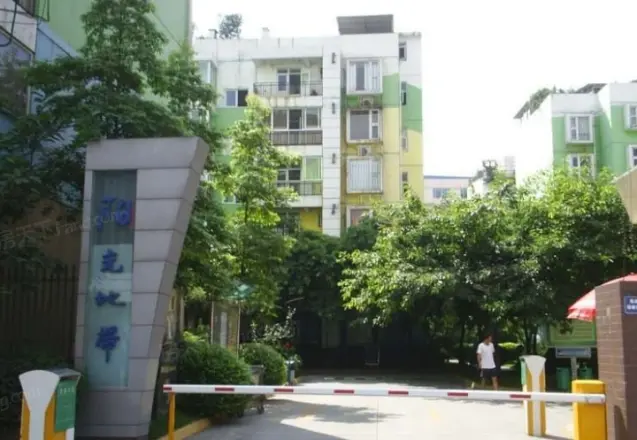 阳光地带商住楼实景图