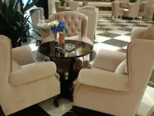 住家2房。楼下就是轻轨,小区新,位置好。