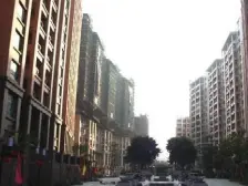 金碧新城全屋铺贴四房,电梯高层采光好。