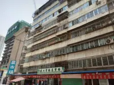 房子是东西朝向 楼龄是2004年左右 电梯房,两室一厅