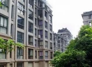 小区绿化很好,人文素质高,小区锦屏街道中高档小区