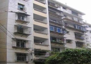 入二附延安,框架四房二卫,采光好。