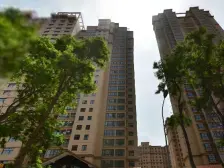 此房是电梯房,楼层好,采光好,视野开阔,交通便利..