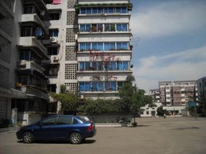 府青路一段3号2室1厅东