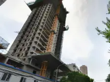 电梯新高层 三室两厅 改善户型 有院子绿化 河景房