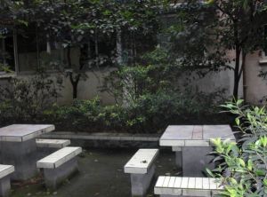 青羊西路2号院1室1厅东南