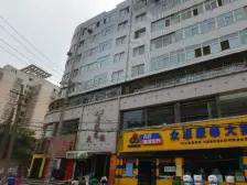 精装修可拎包入住,刚需三室,中间楼层